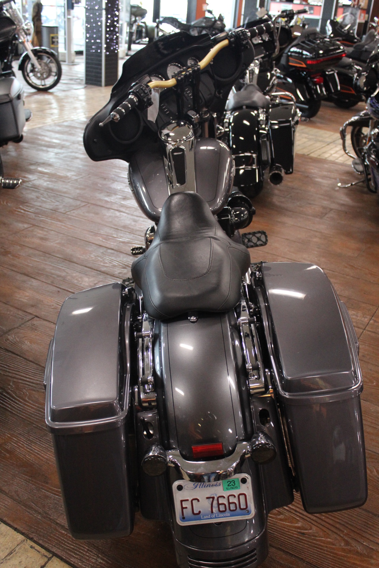 2015 Harley-Davidson Street Glide® Special in Marion, Illinois - Photo 4