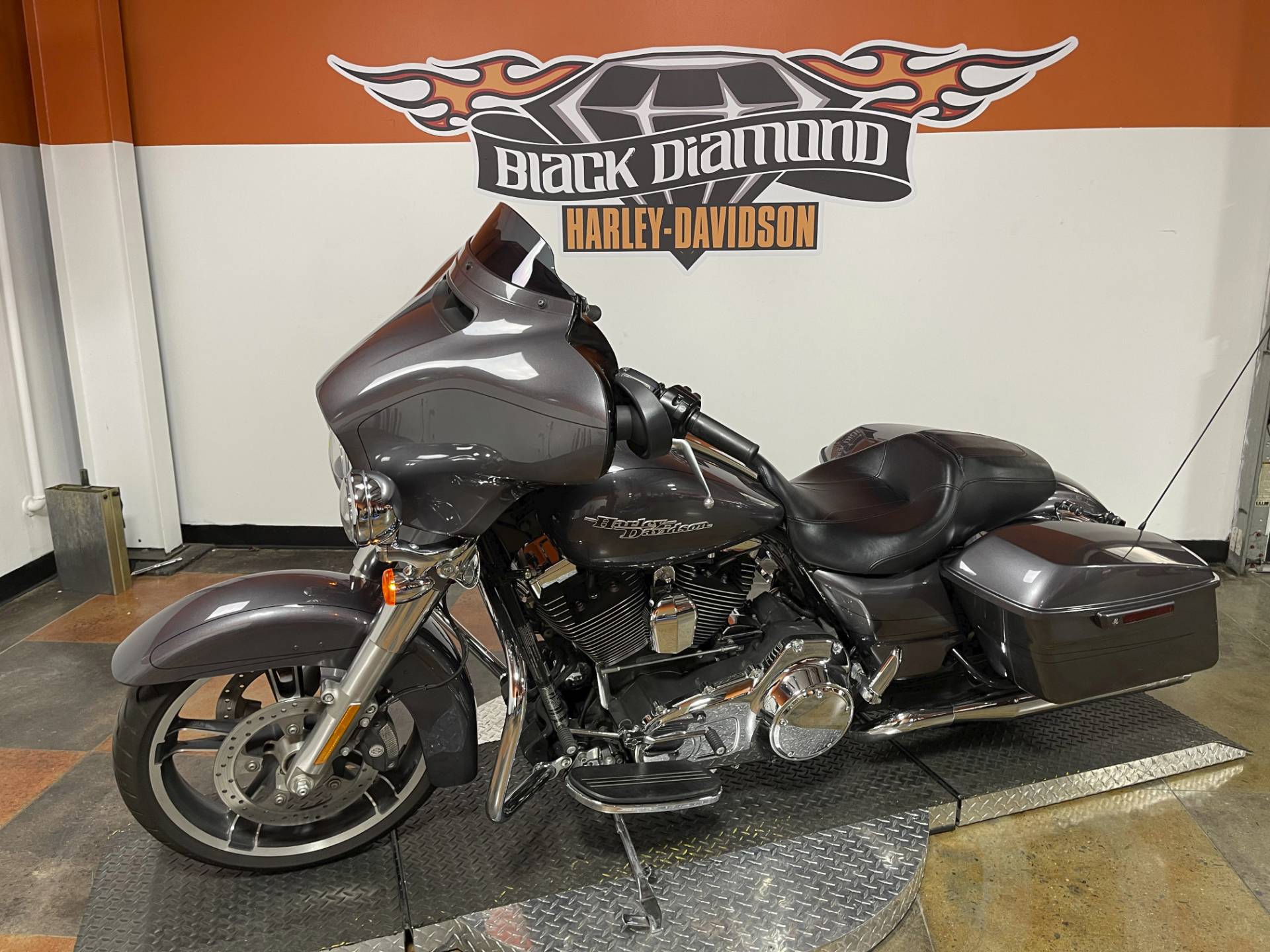 2015 Harley-Davidson Street Glide® Special in Marion, Illinois - Photo 3