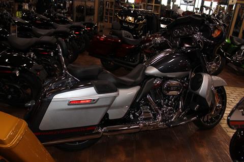 2019 Harley-Davidson CVO™ Street Glide® in Marion, Illinois - Photo 2