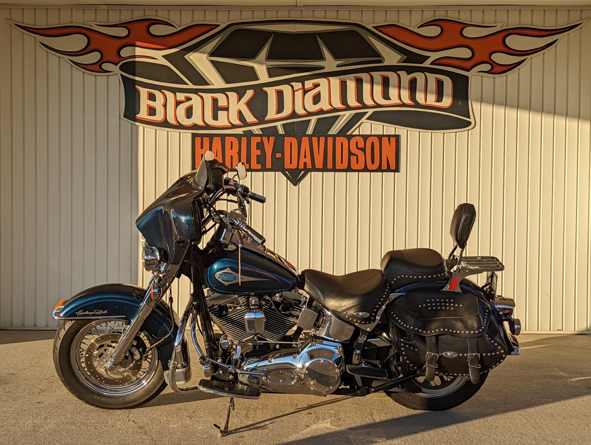 2001 Harley-Davidson FLSTC/FLSTCI Heritage Softail® Classic in Marion, Illinois - Photo 2