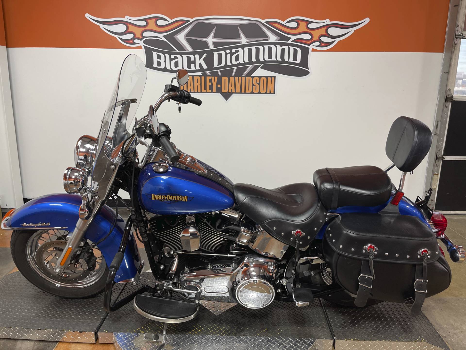 Used 2017 Harley Davidson Heritage Softail Classic Bonneville Blue Fathom Blue Motorcycles In Mount Vernon Il U023317
