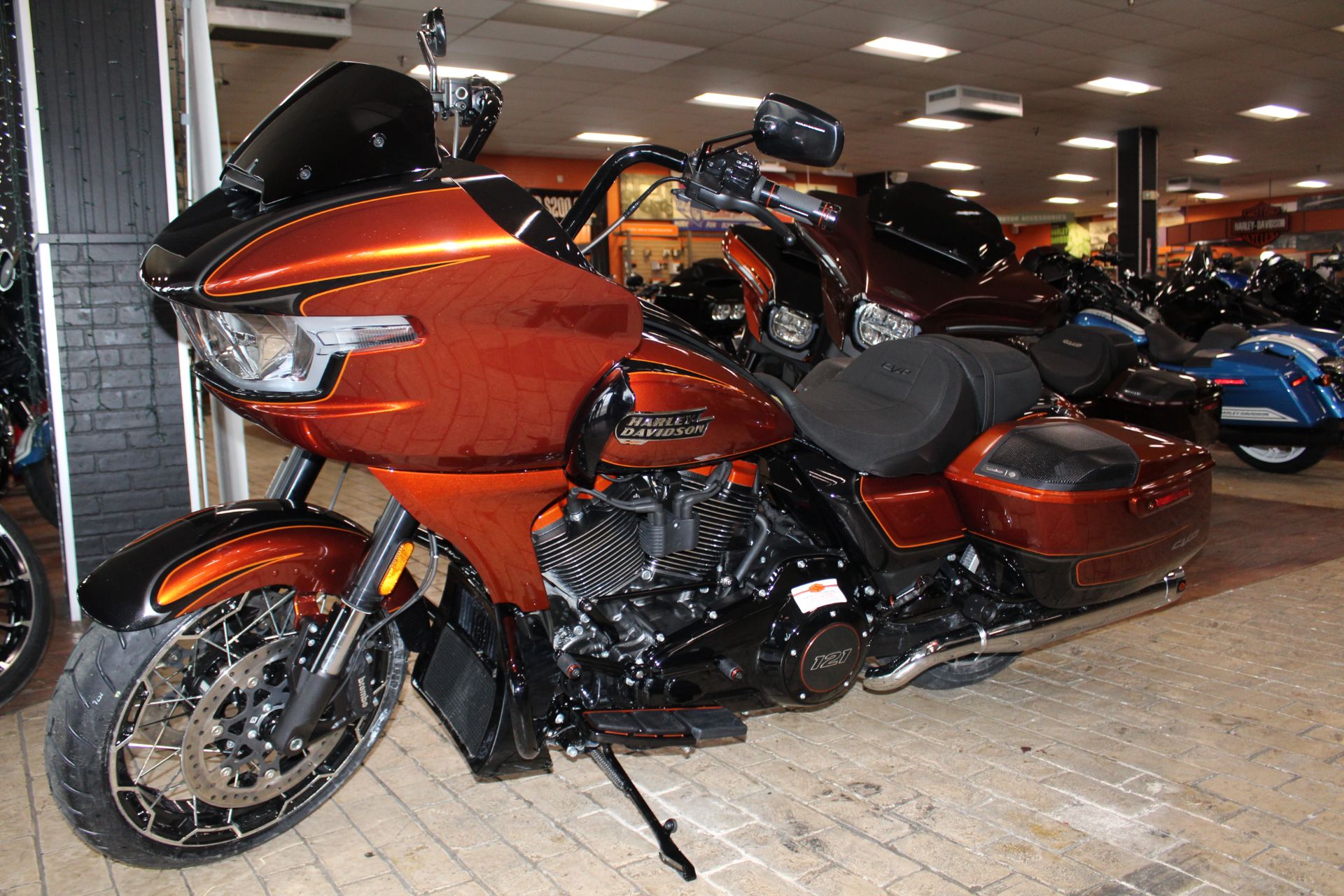 2023 Harley-Davidson CVO™ Road Glide® in Marion, Illinois - Photo 4