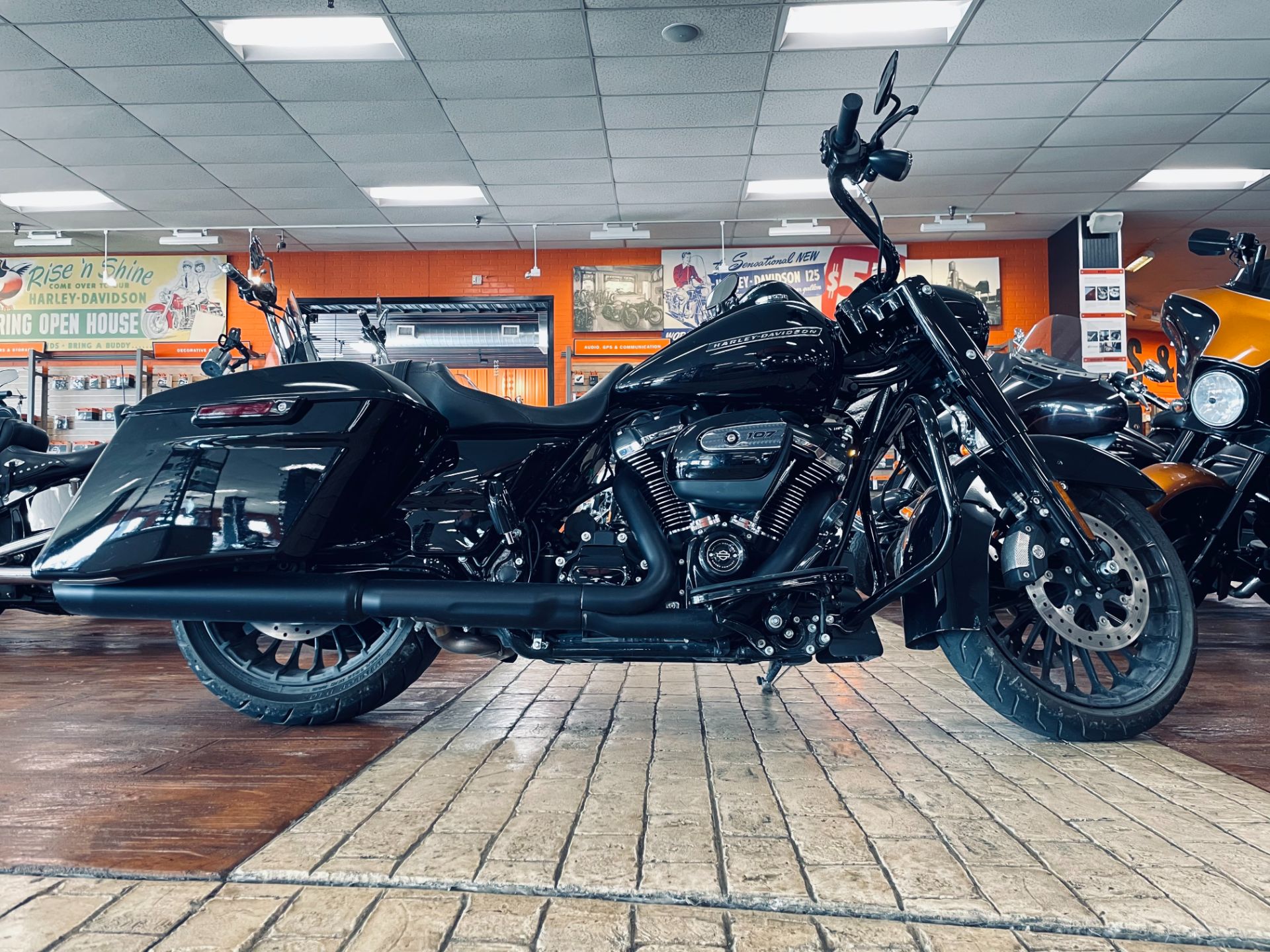2018 Harley-Davidson Road King Special in Marion, Illinois - Photo 13