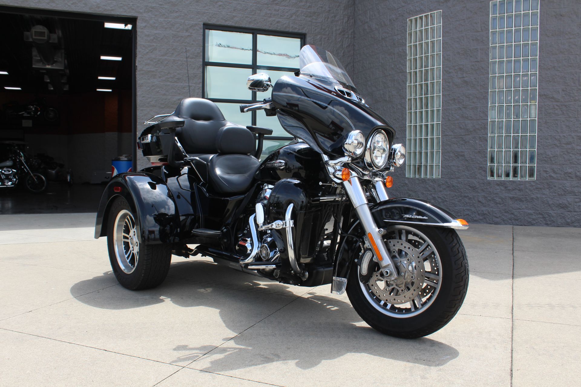 2016 Harley-Davidson Tri Glide® Ultra in Marion, Illinois - Photo 4