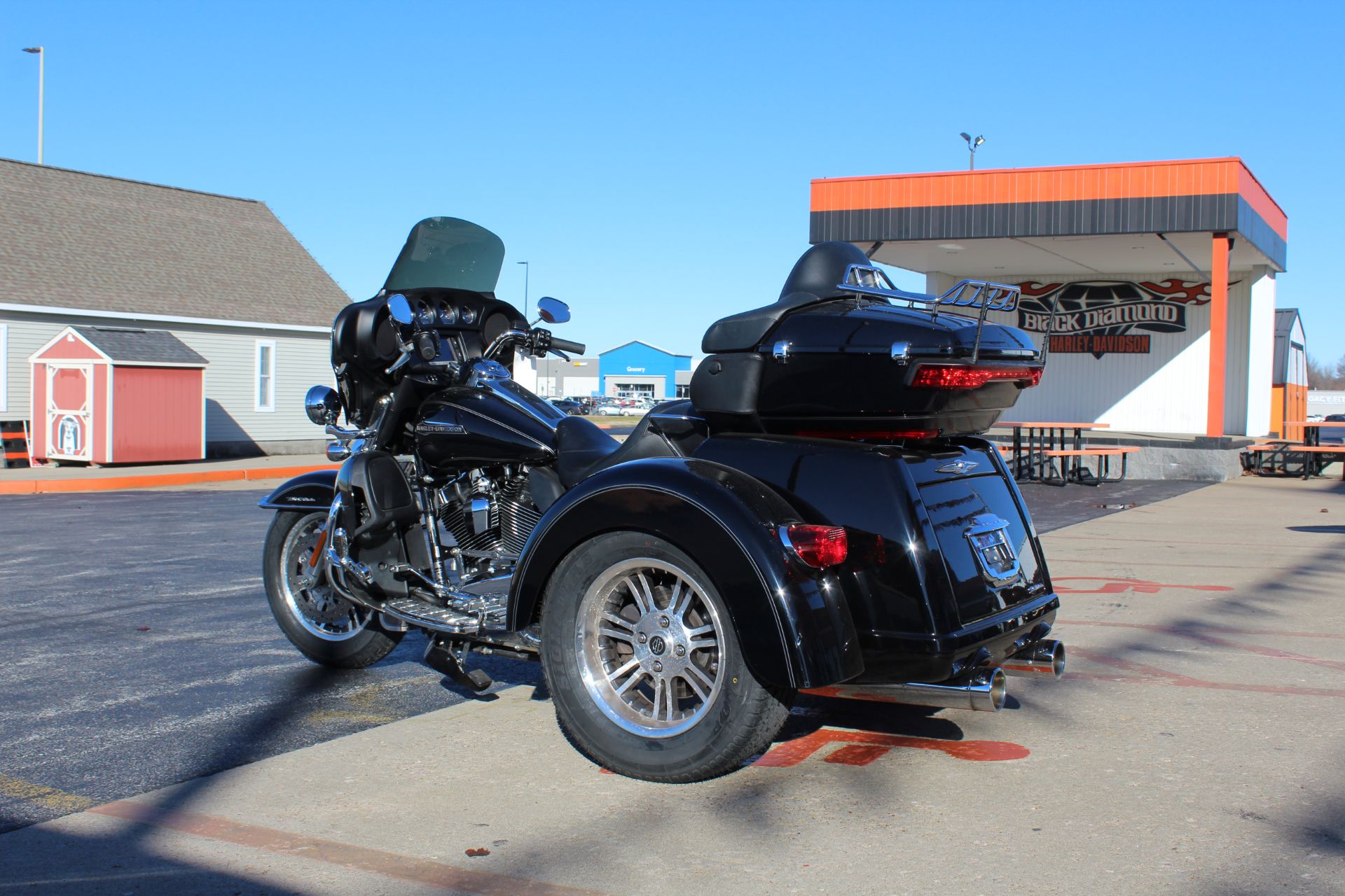 2016 Harley-Davidson Tri Glide® Ultra in Marion, Illinois - Photo 6
