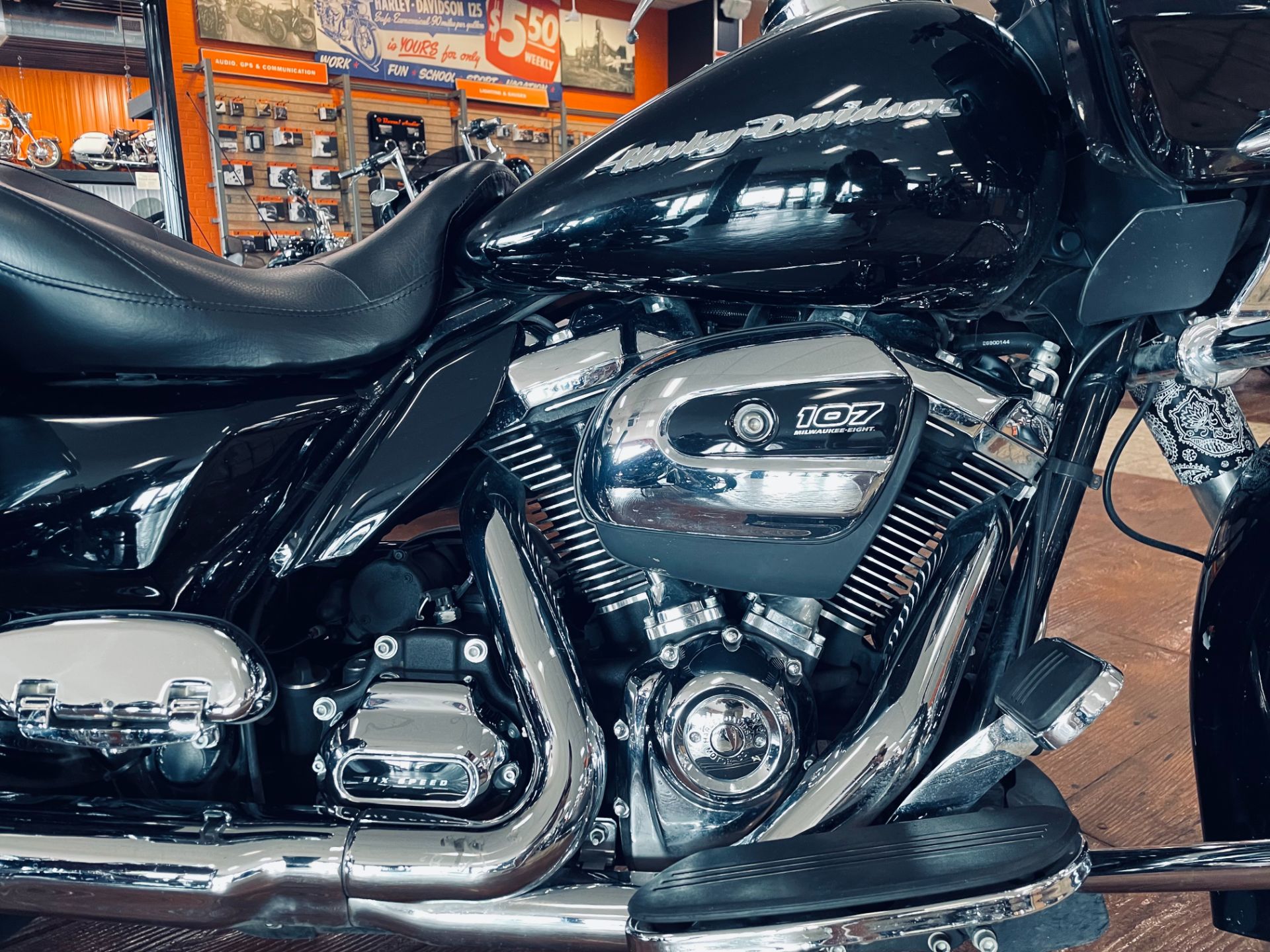 2017 Harley-Davidson Road Glide Custom in Marion, Illinois - Photo 4