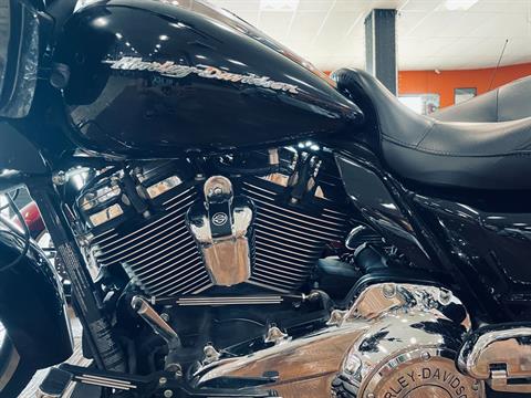 2017 Harley-Davidson Road Glide Custom in Marion, Illinois - Photo 13