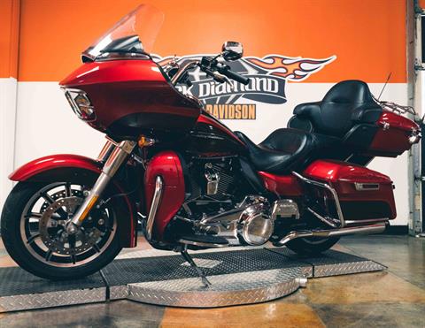 2018 Harley-Davidson Road Glide Ultra in Marion, Illinois - Photo 2