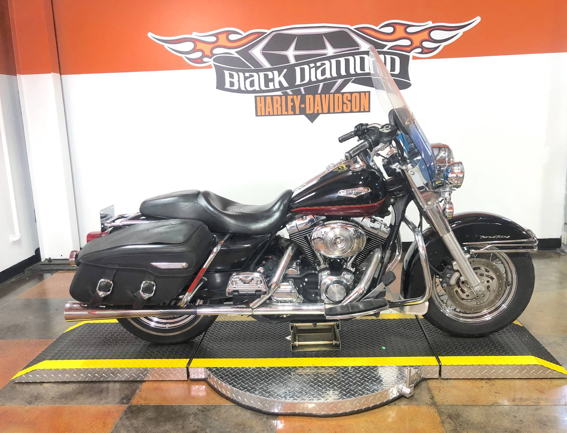 2005 road king saddlebags