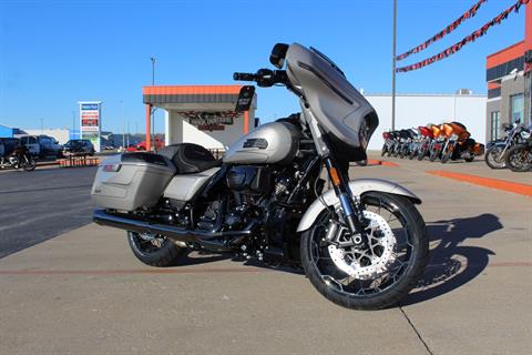 2023 Harley-Davidson CVO™ Street Glide® in Marion, Illinois - Photo 2