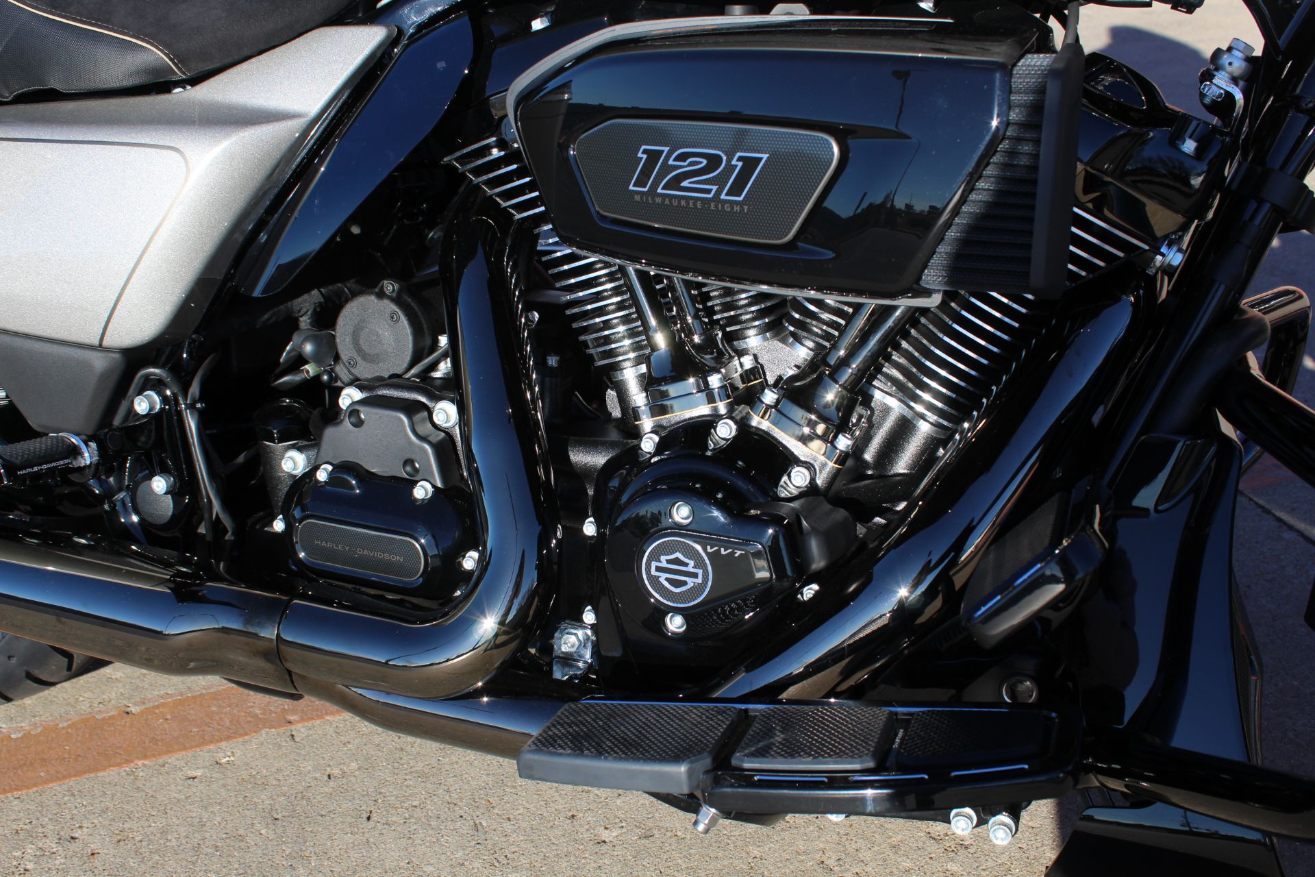 2023 Harley-Davidson CVO™ Street Glide® in Marion, Illinois - Photo 8