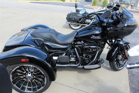 2023 Harley-Davidson Road Glide® 3 in Marion, Illinois - Photo 4