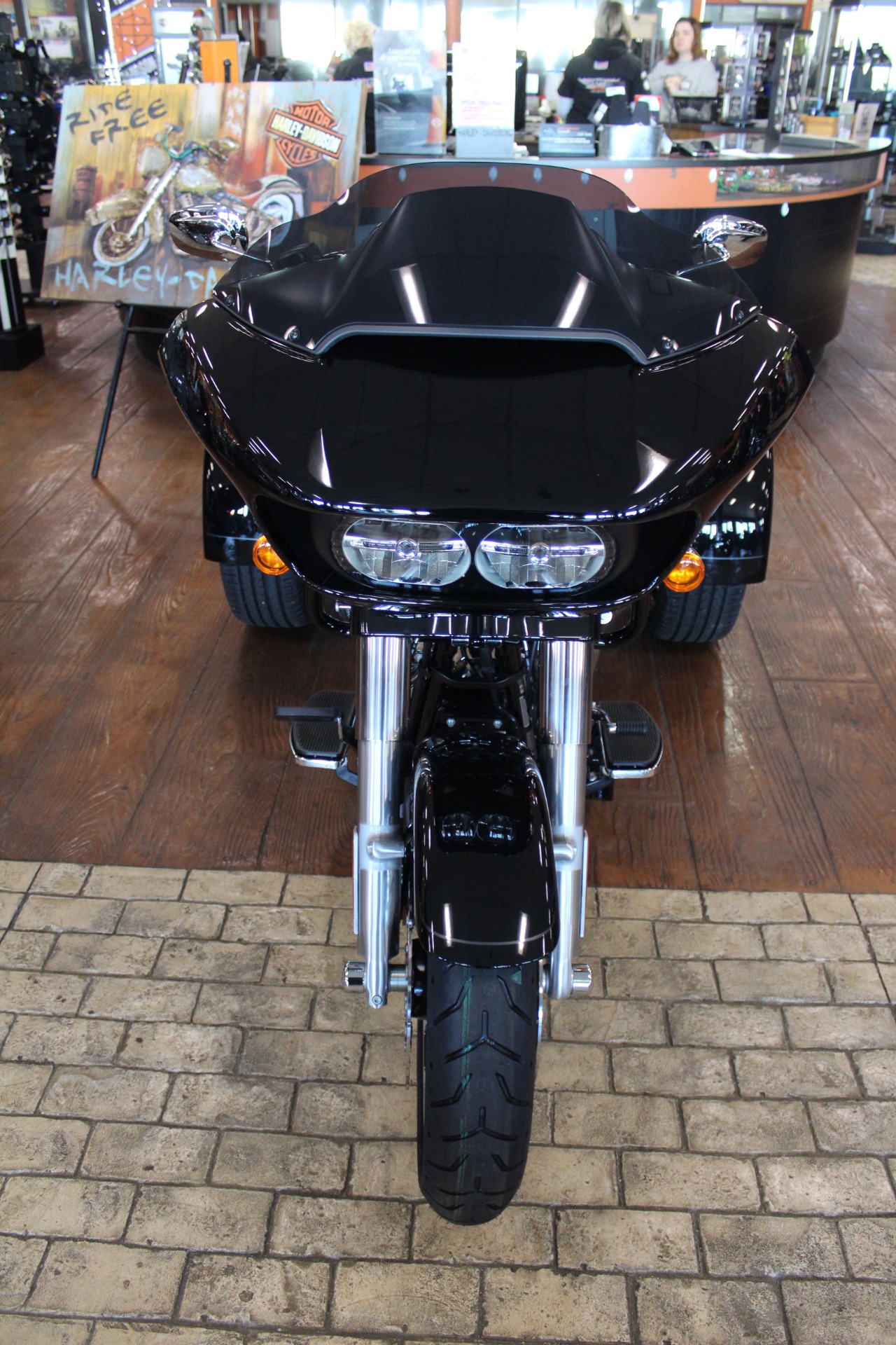 2023 Harley-Davidson Road Glide® 3 in Marion, Illinois - Photo 4