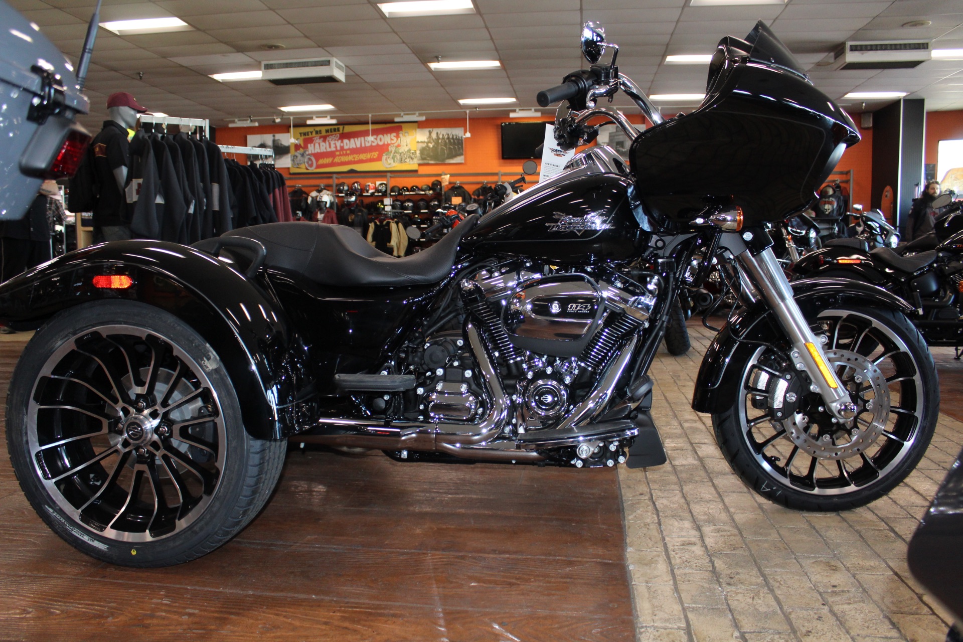 2023 Harley-Davidson Road Glide® 3 in Marion, Illinois - Photo 5