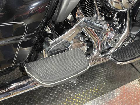 2013 Harley-Davidson Ultra Classic® Electra Glide® in Marion, Illinois - Photo 6