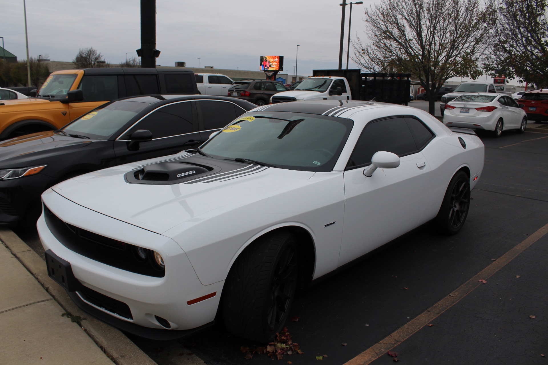 2016 Dodge Challenger R/T in Marion, Illinois - Photo 4