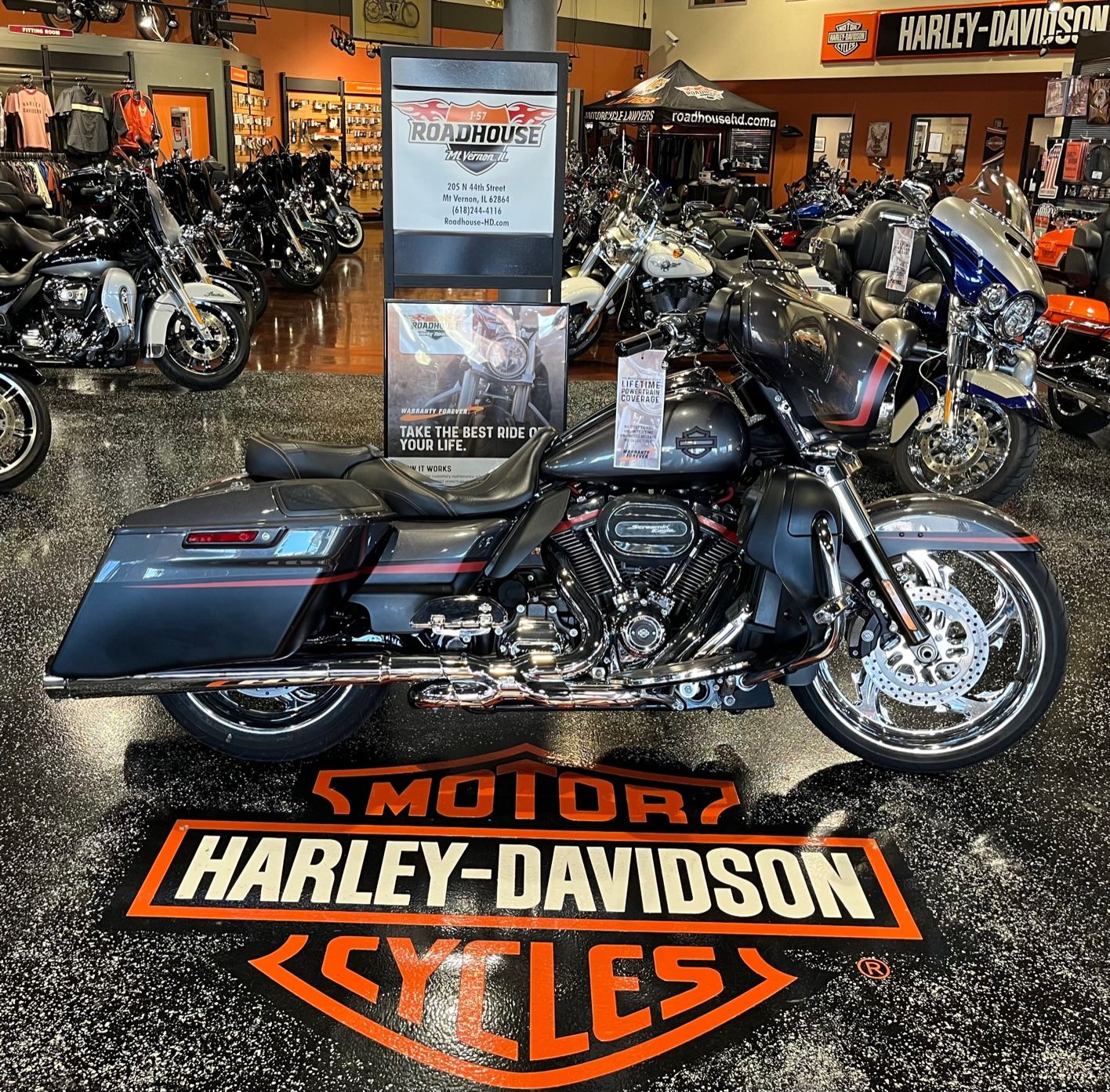 2018 Harley-Davidson CVO STREETGLIDE in Mount Vernon, Illinois - Photo 1