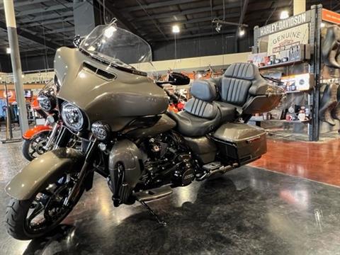 2021 Harley-Davidson CVO LIMITED in Mount Vernon, Illinois - Photo 2