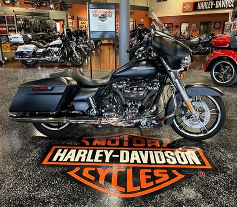 2017 Harley-Davidson Street Glide in Mount Vernon, Illinois - Photo 1