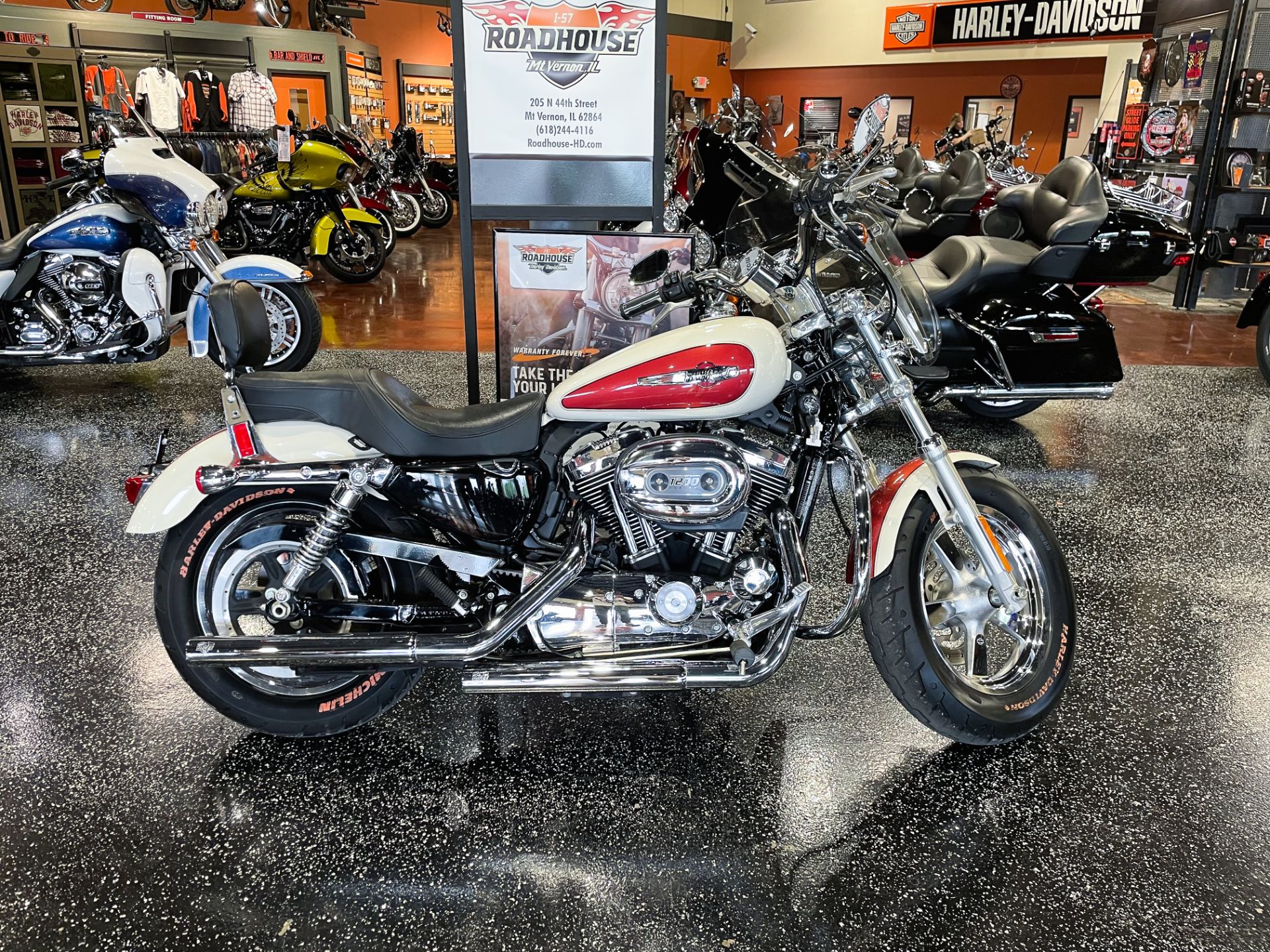 2012 Harley-Davidson 1200 Custom in Mount Vernon, Illinois - Photo 3