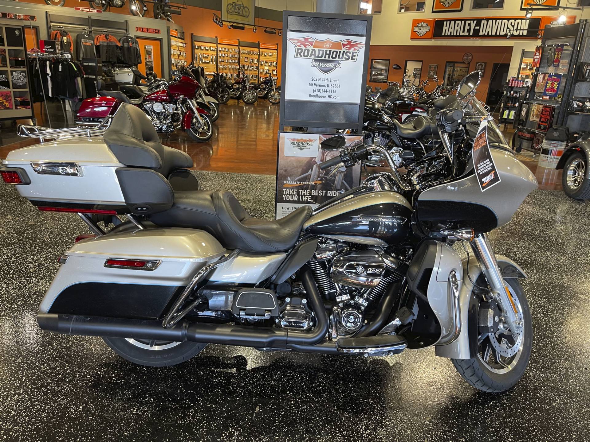 Used 2018 Harley Davidson Road Glide Ultra Silver Fortune Black Tempest Motorcycles In Mount Vernon Il U603119