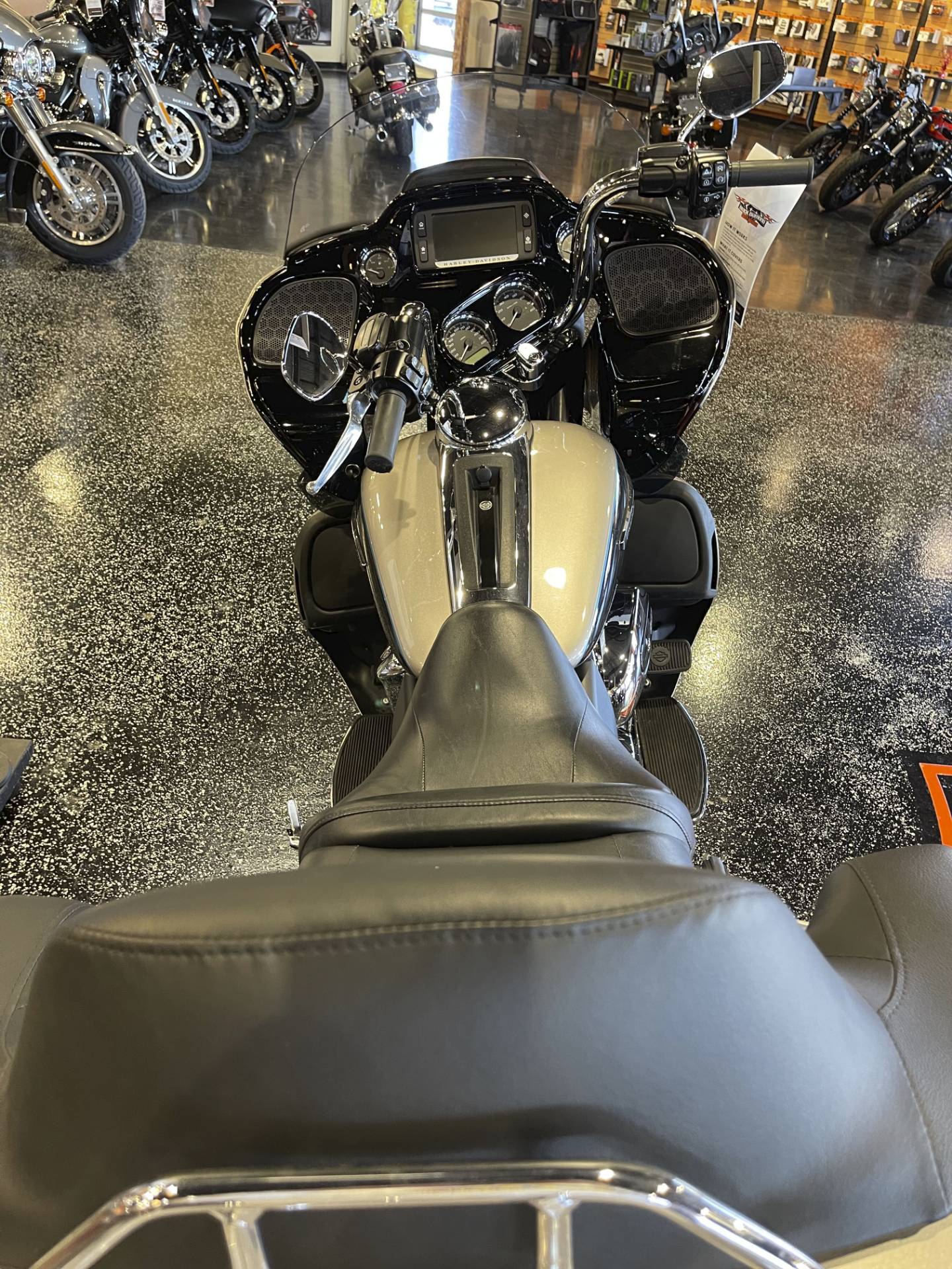 2018 Harley-Davidson Road Glide® Ultra in Mount Vernon, Illinois - Photo 5