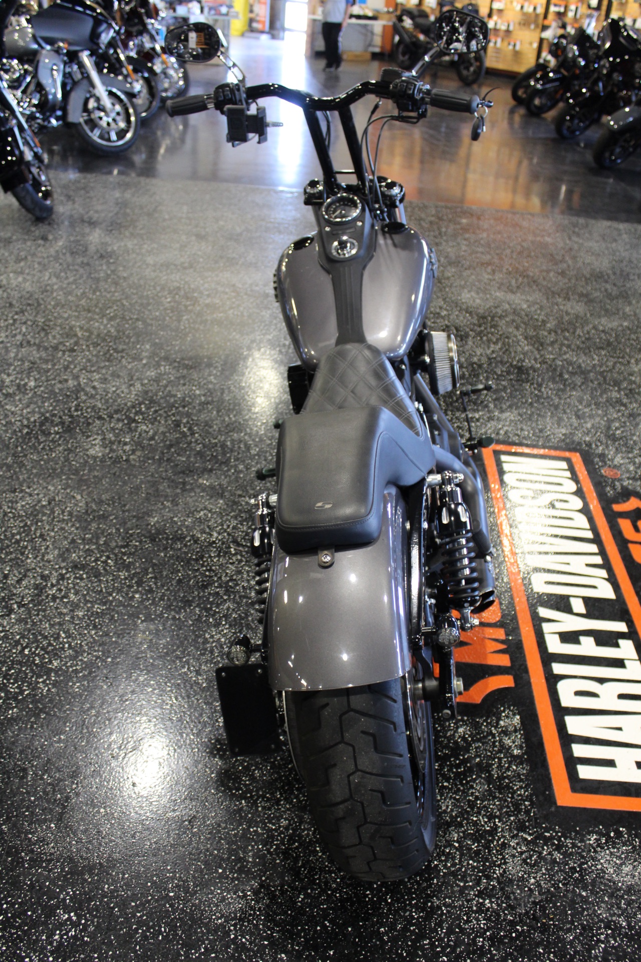 2014 Harley-Davidson Dyna® Street Bob® in Mount Vernon, Illinois - Photo 3