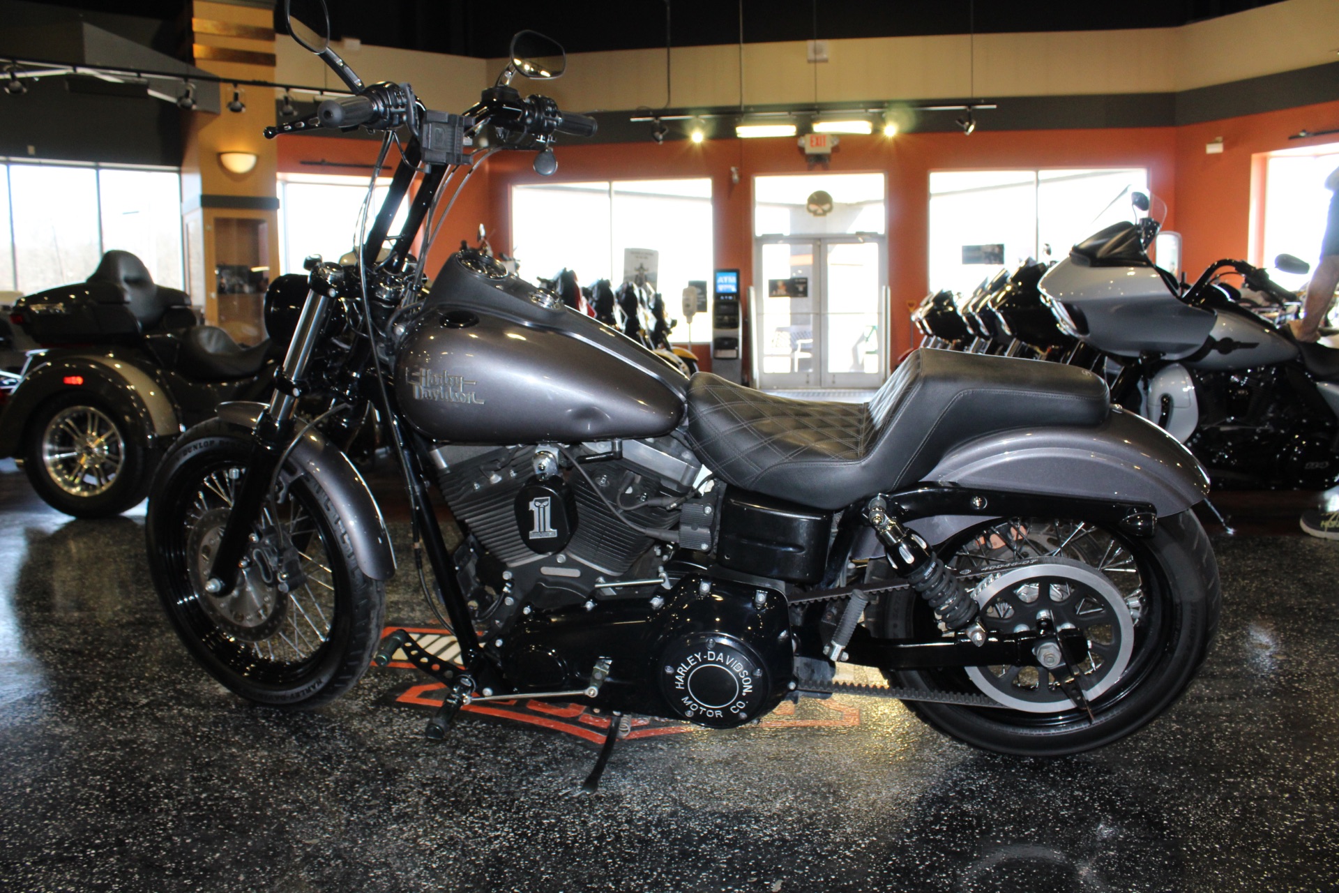 2014 Harley-Davidson Dyna® Street Bob® in Mount Vernon, Illinois - Photo 4
