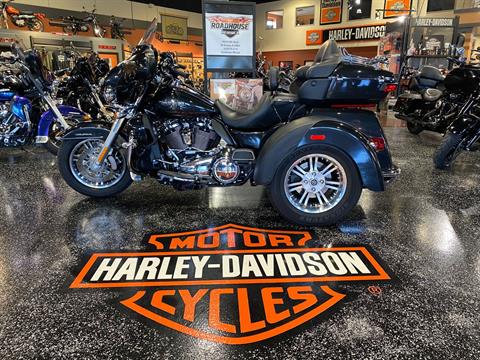 2018 Harley-Davidson Tri Glide® Ultra in Mount Vernon, Illinois - Photo 2