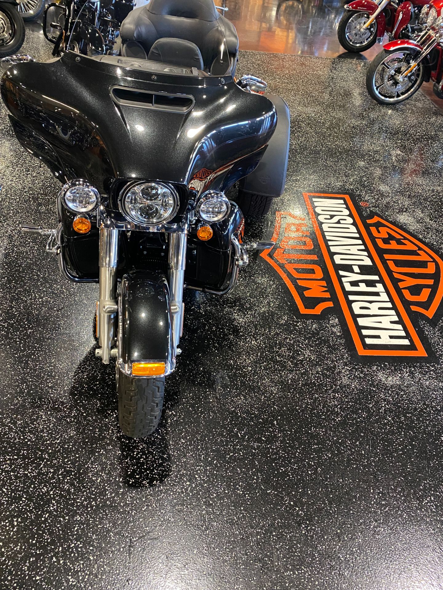 2018 Harley-Davidson Tri Glide® Ultra in Mount Vernon, Illinois - Photo 3