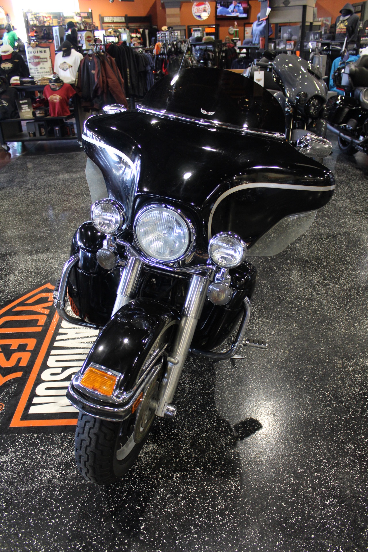 2003 Harley-Davidson FLHTCUI Ultra Classic® Electra Glide® in Mount Vernon, Illinois - Photo 5