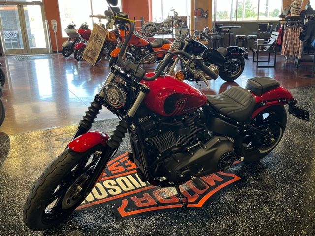 2023 Harley-Davidson Street Bob in Mount Vernon, Illinois - Photo 2