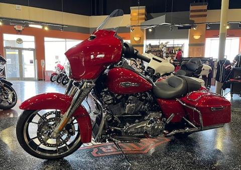 2023 Harley-Davidson Street Glide in Mount Vernon, Illinois - Photo 2