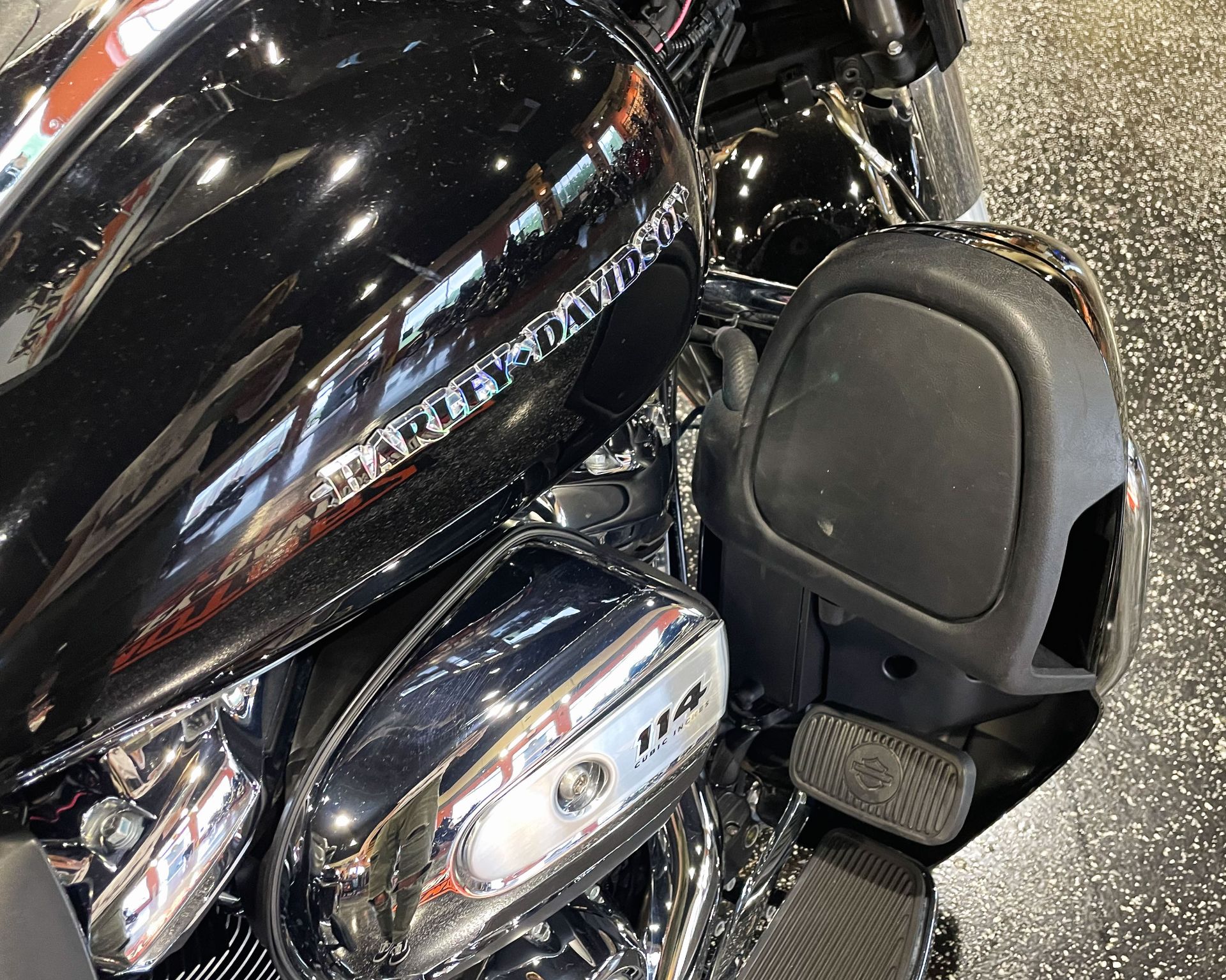 2019 Harley-Davidson Ultra Classic Electra Glide in Mount Vernon, Illinois - Photo 9