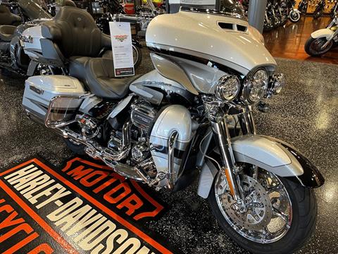 2017 Harley-Davidson CVO LIMITED in Mount Vernon, Illinois - Photo 3