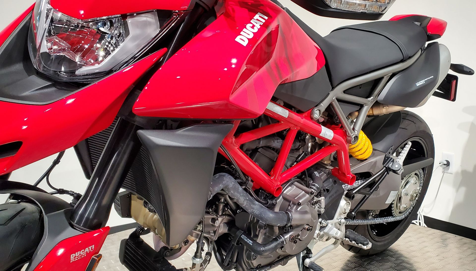 2023 Ducati Hypermotard 950 in Albany, New York - Photo 10