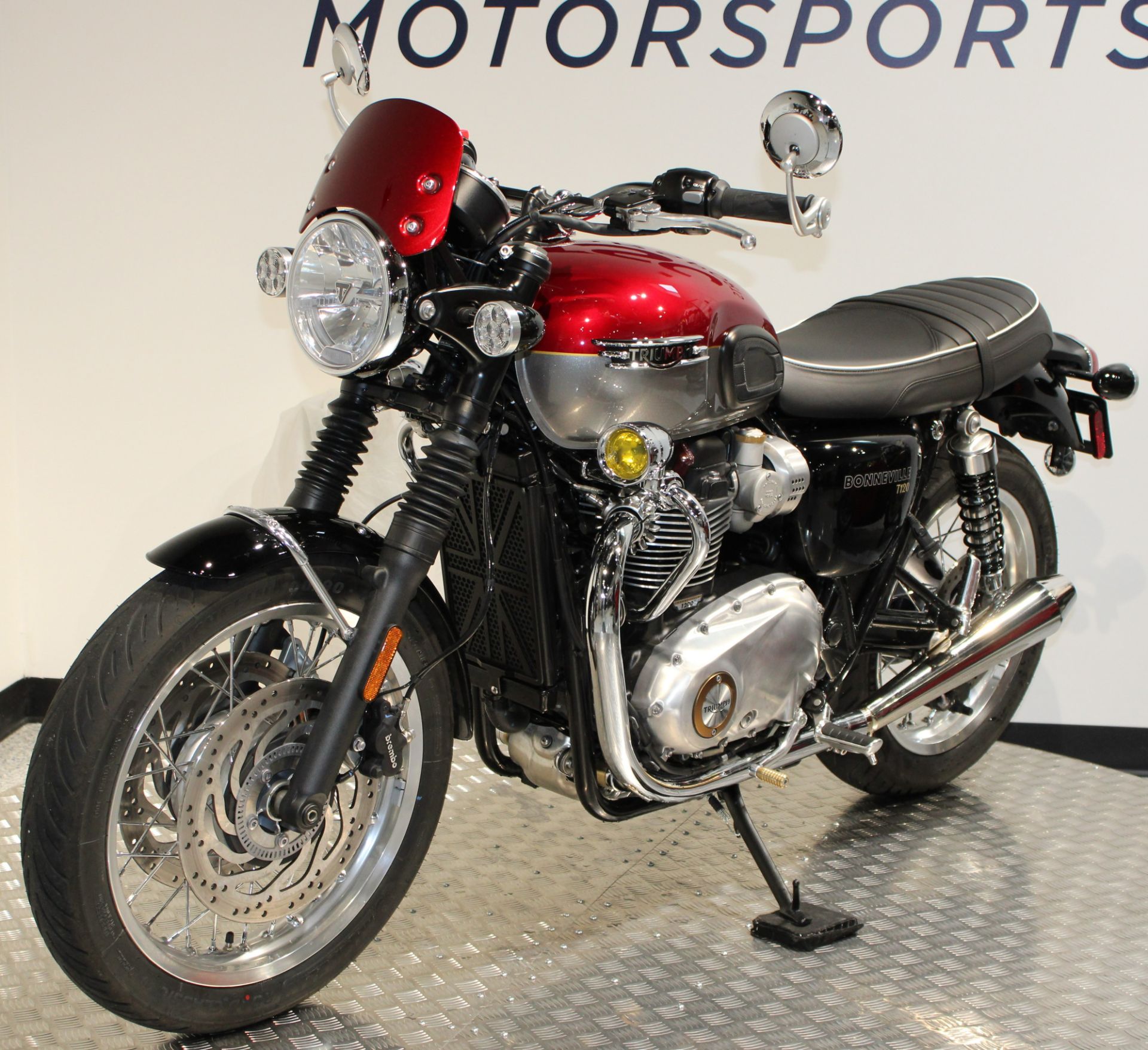 2024 Triumph Bonneville T120 in Albany, New York - Photo 4