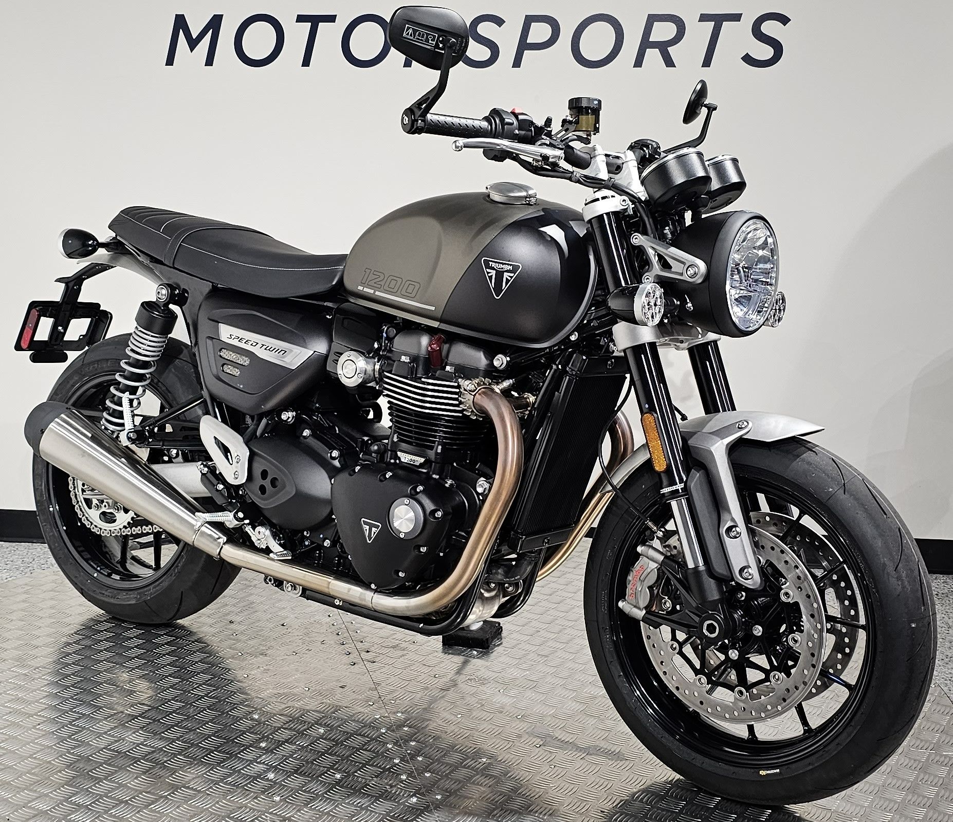 2024 Triumph Speed Twin 1200 in Albany, New York - Photo 2