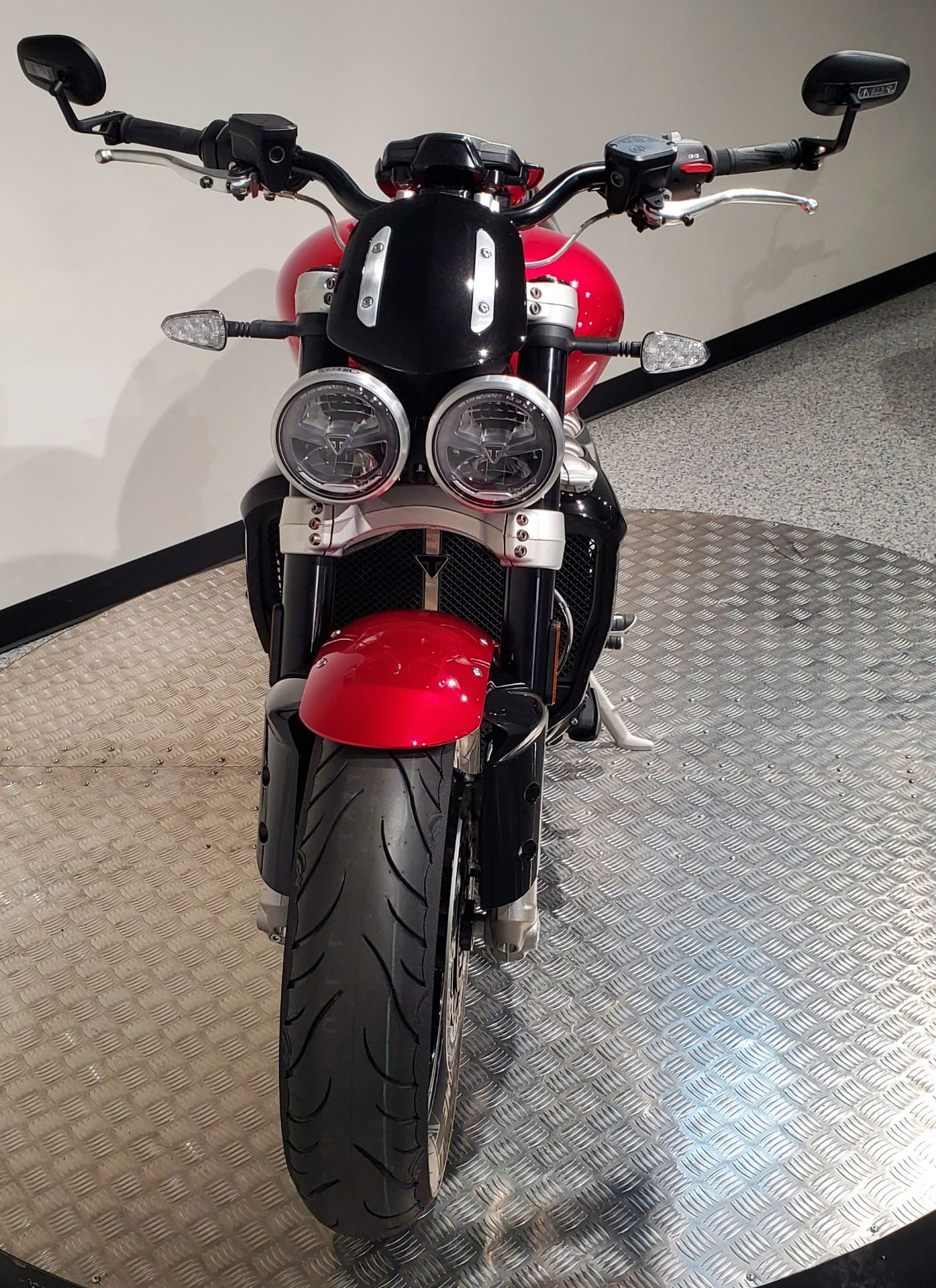 2022 Triumph Rocket 3 R 221 Special Edition in Albany, New York - Photo 4