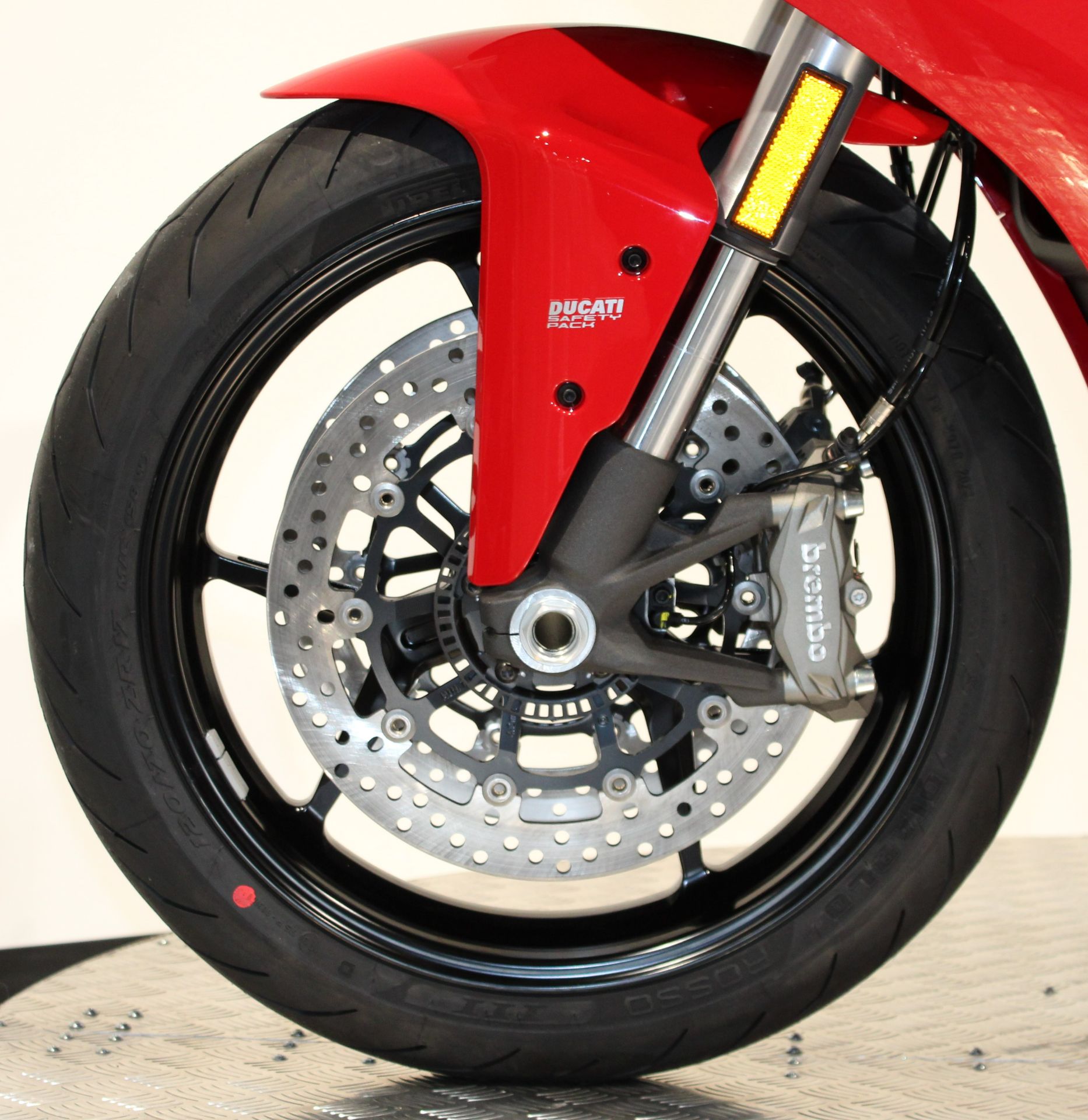 2024 Ducati SuperSport 950 in Albany, New York - Photo 13