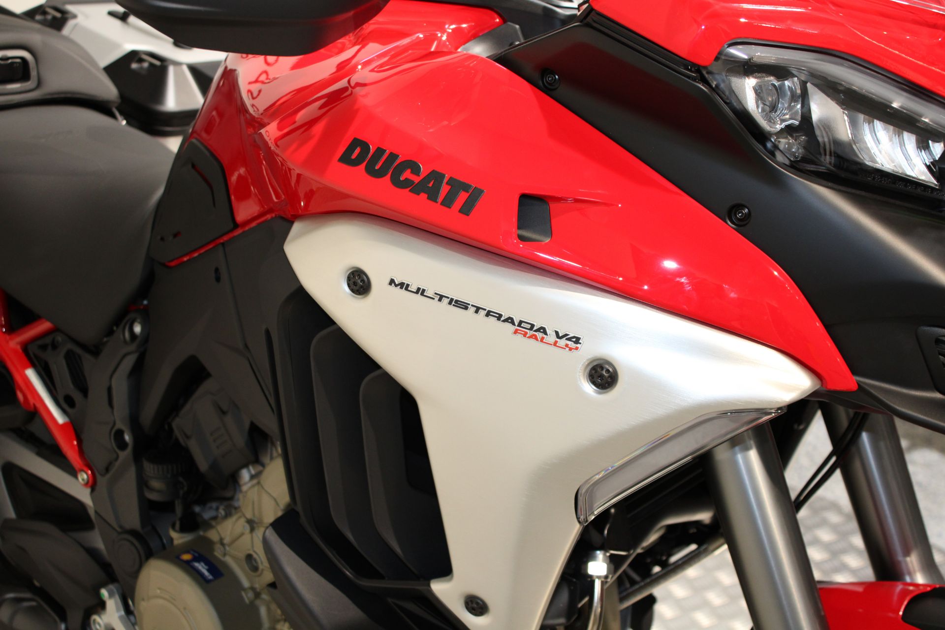 2024 Ducati Multistrada V4 Rally Adventure Travel & Radar in Albany, New York - Photo 9