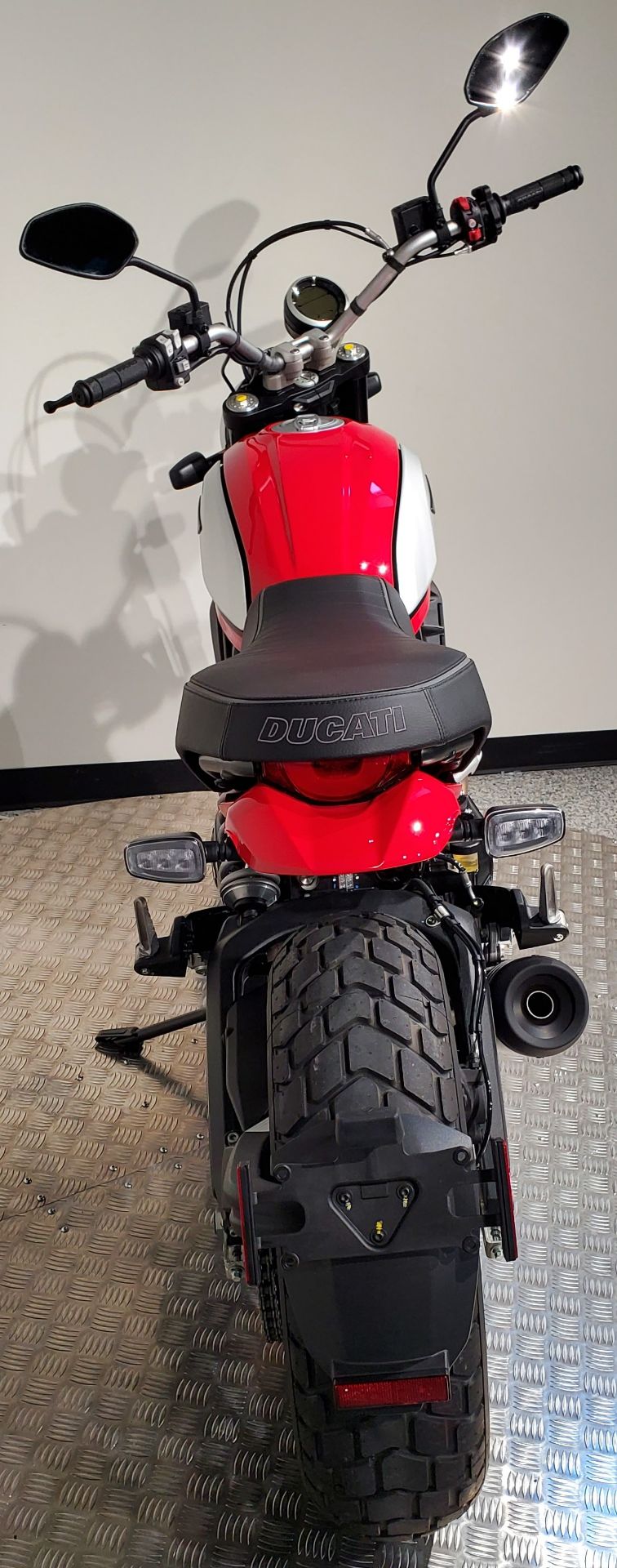 2023 Ducati Scrambler Icon in Albany, New York - Photo 4