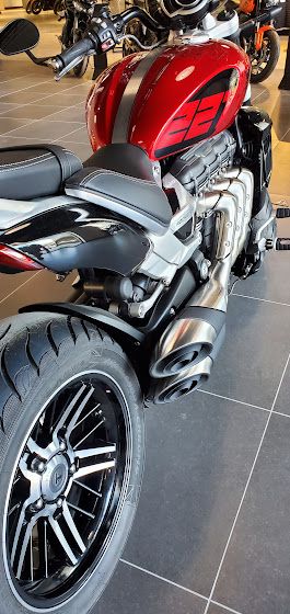 2022 Triumph Rocket 3 GT 221 Special Edition in Albany, New York - Photo 9