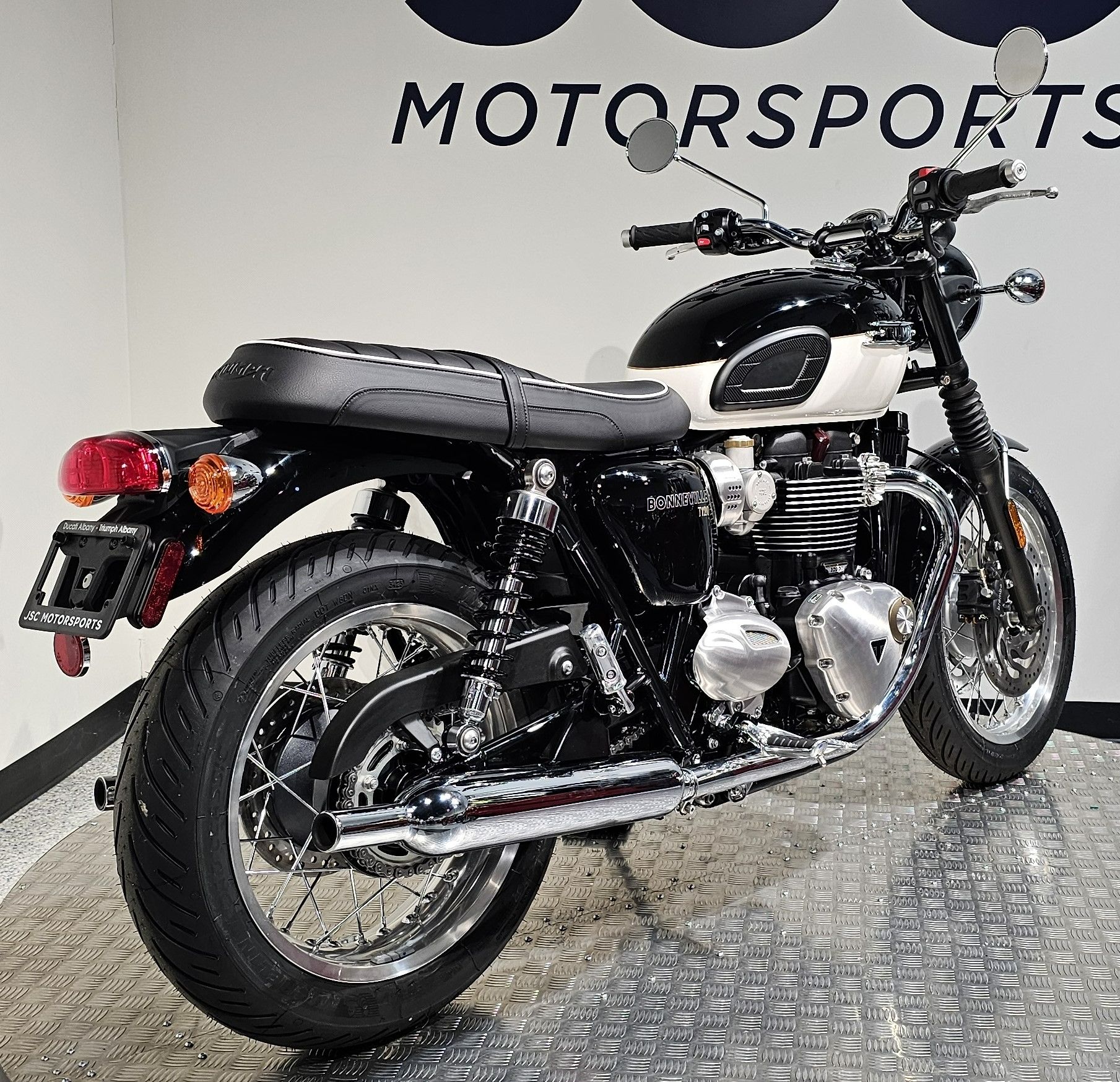 2024 Triumph Bonneville T120 in Albany, New York - Photo 8