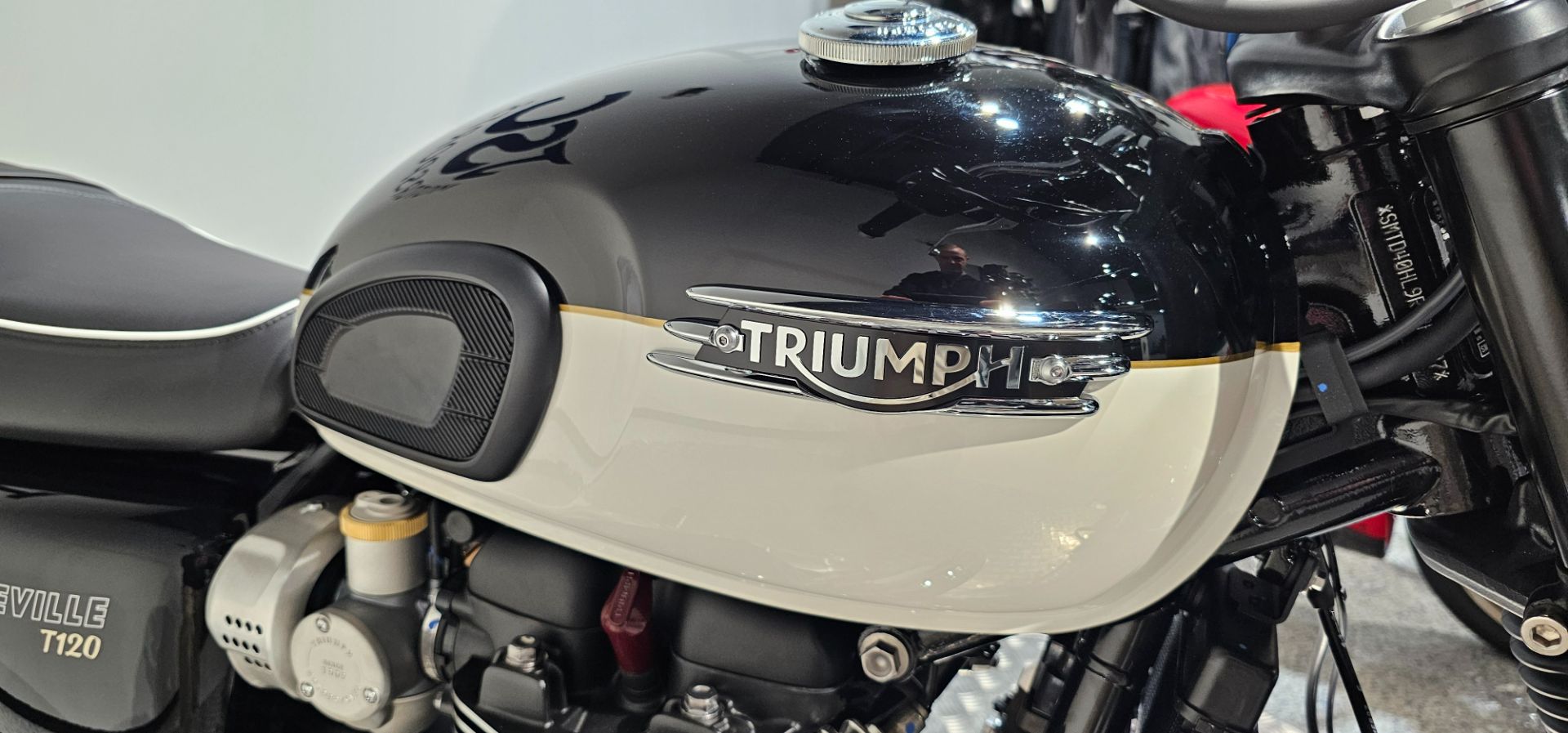 2024 Triumph Bonneville T120 in Albany, New York - Photo 9