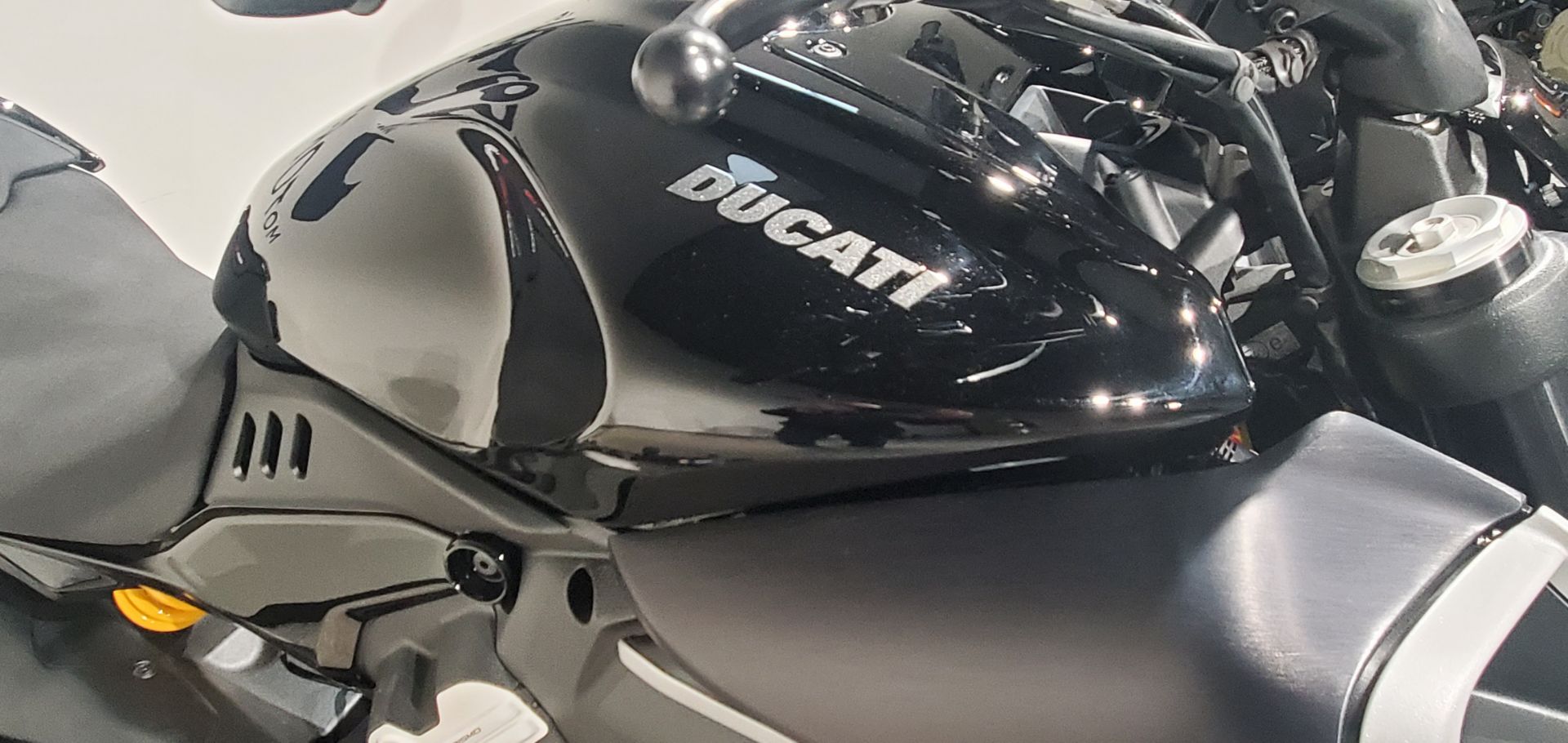 2023 Ducati Diavel V4 in Albany, New York - Photo 10