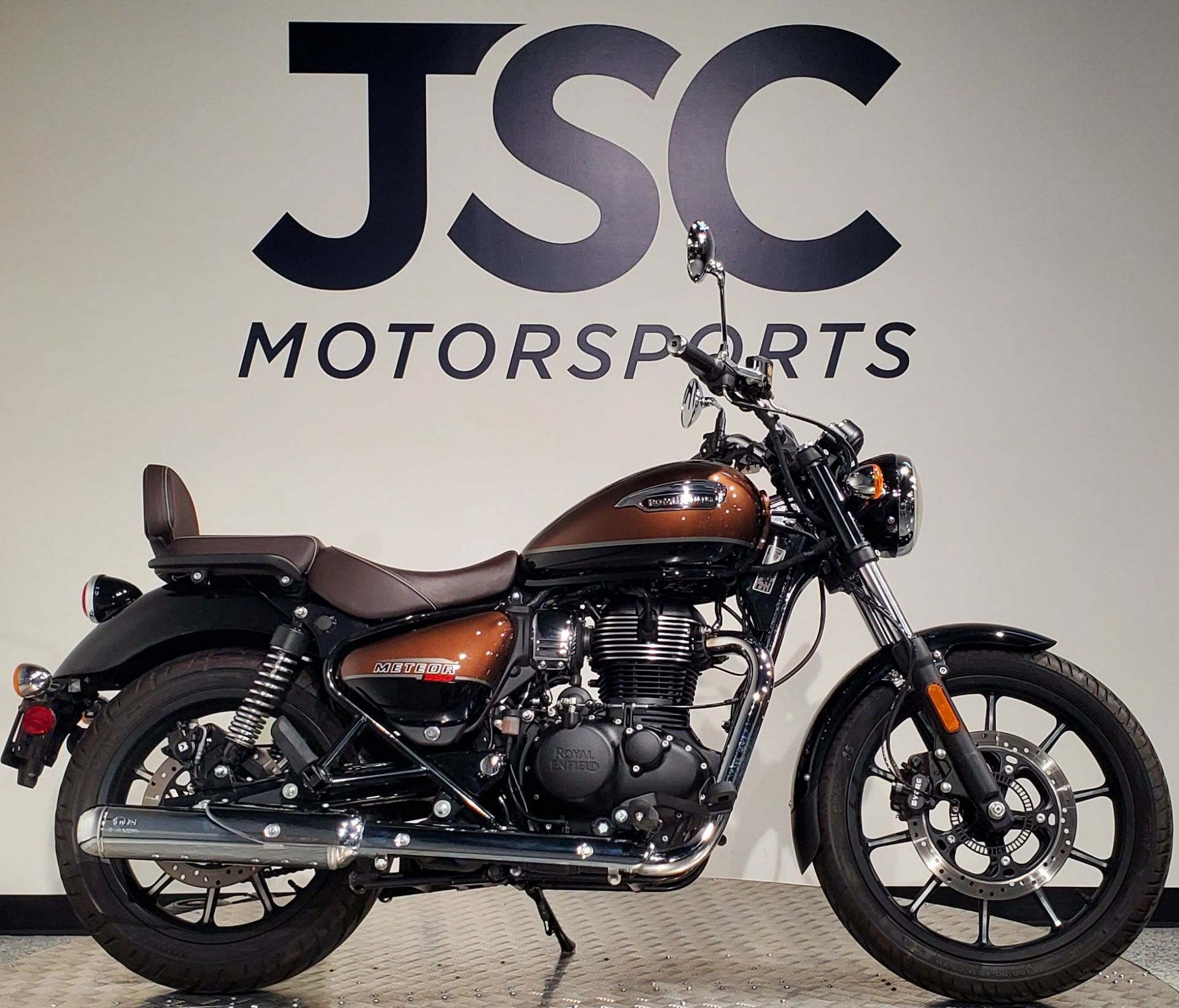 2022 Royal Enfield Meteor 350 in Albany, New York - Photo 1