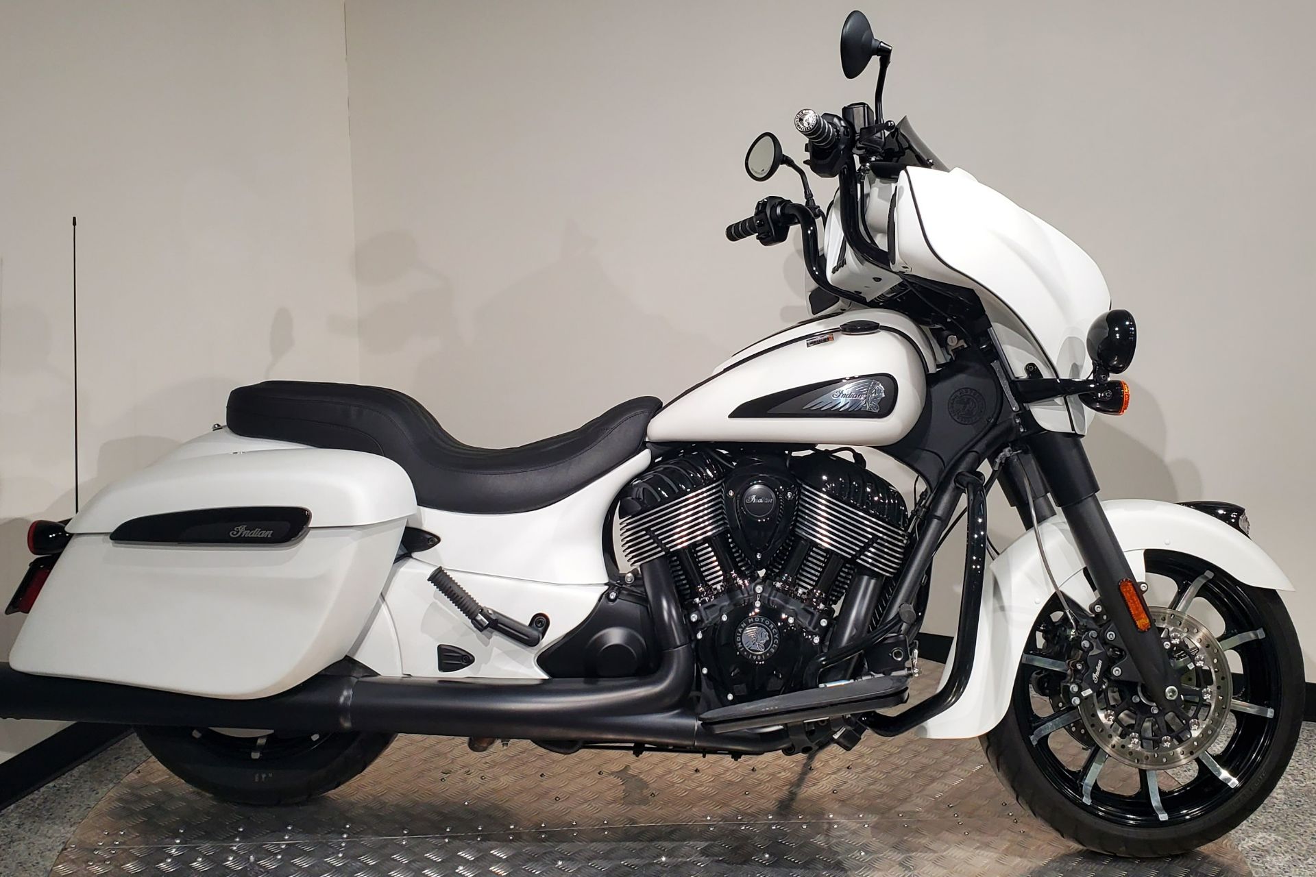 2019 Indian Motorcycle Chieftain® Dark Horse® ABS in Albany, New York - Photo 2