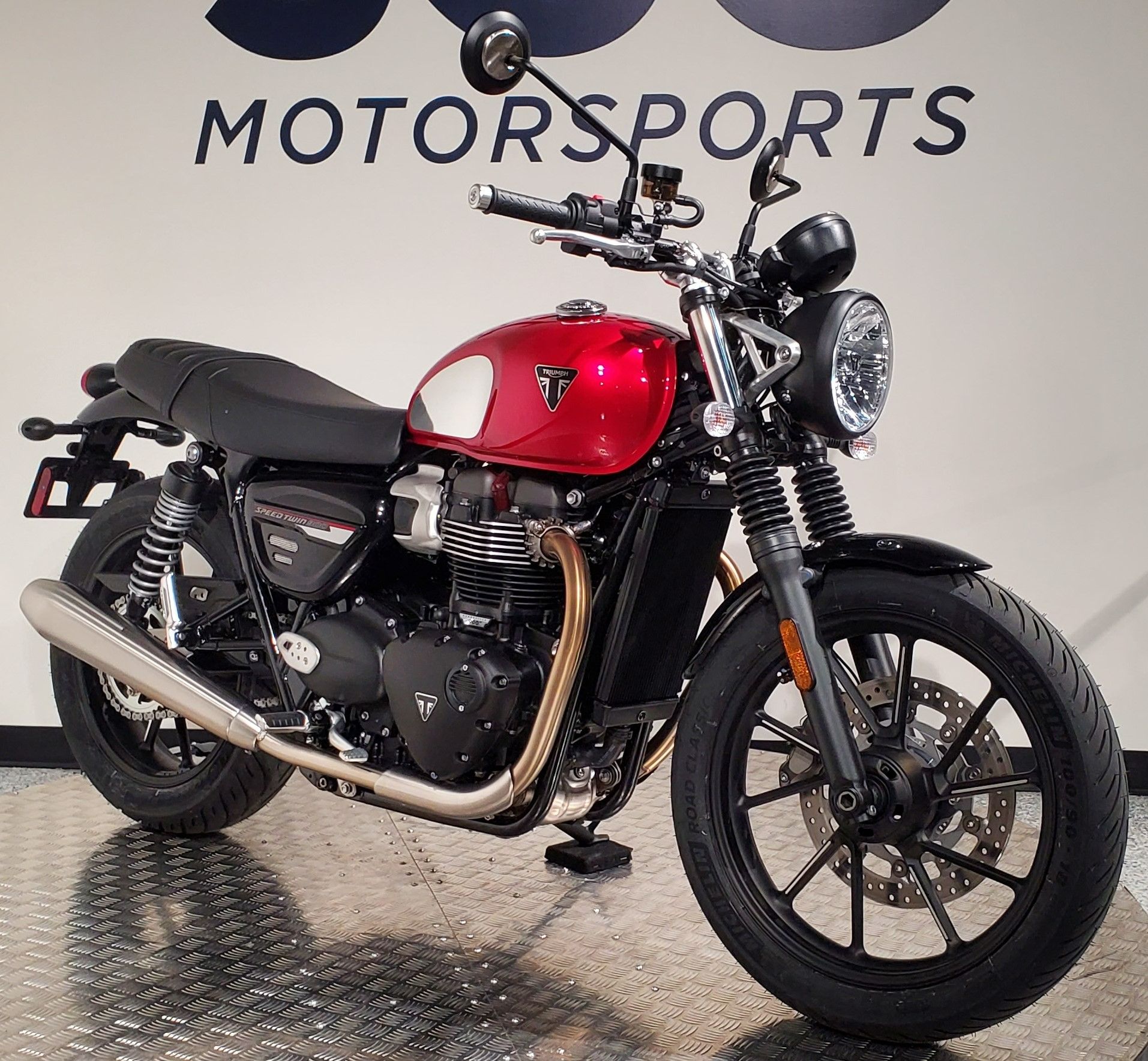 2023 Triumph Speed Twin 900 Chrome Edition in Albany, New York - Photo 2