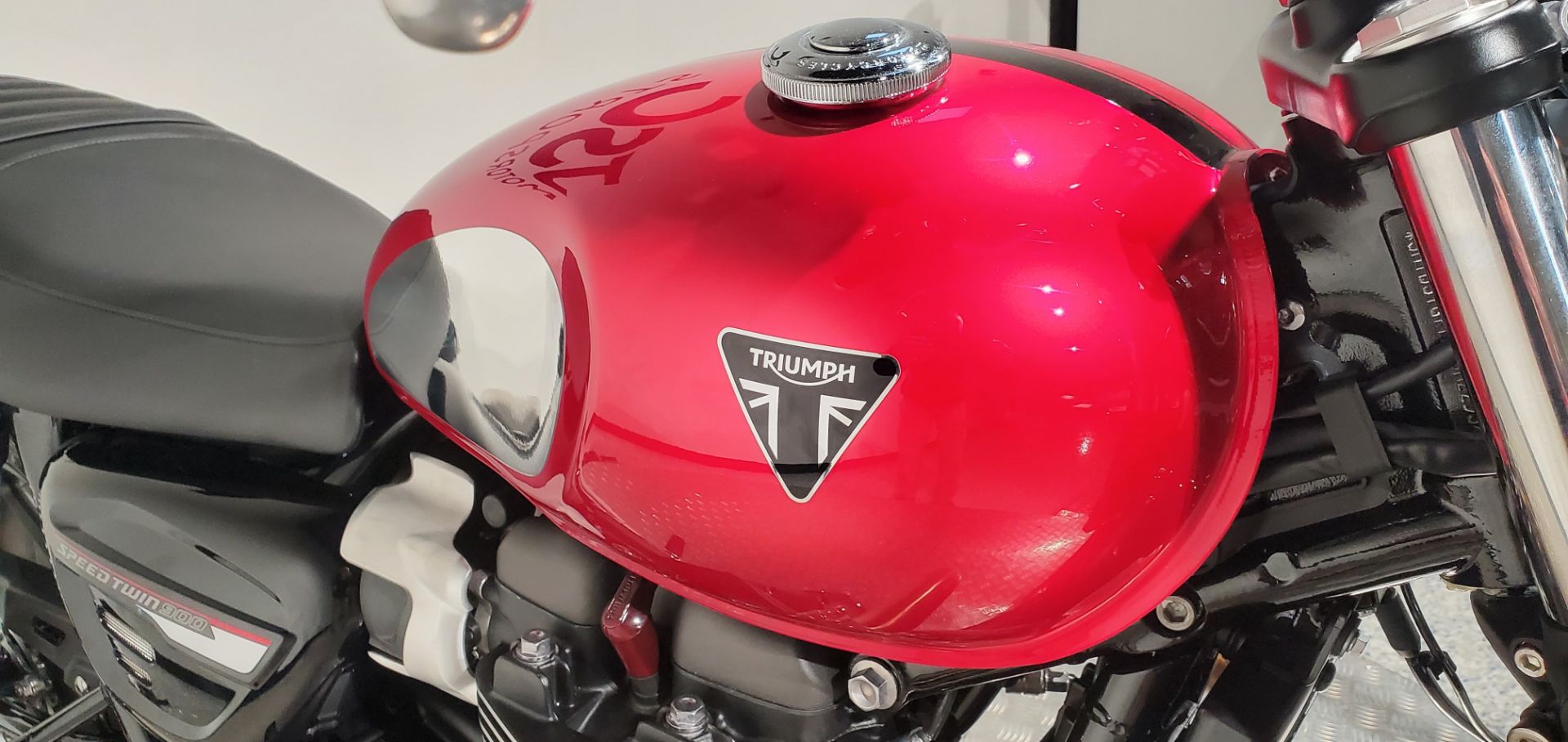 2023 Triumph Speed Twin 900 Chrome Edition in Albany, New York - Photo 11